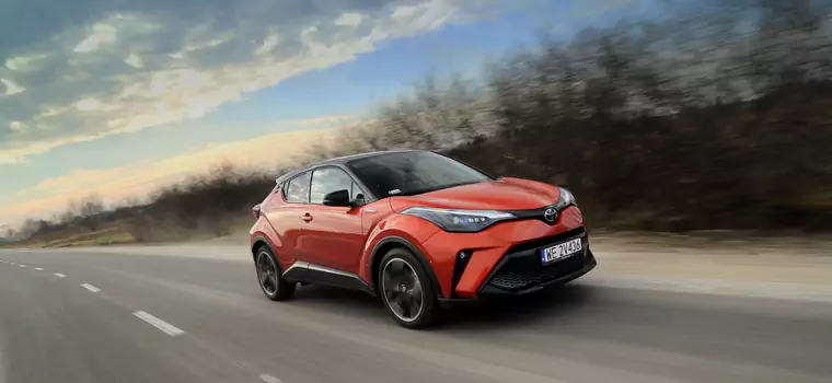 Toyota C-HR GR Sport 2.0 Hybrid – nieco Gazoo, sporo funu