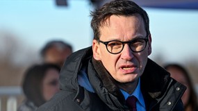 Rozłam w PiS wisi na włosku. Tajny plan Morawieckiego na koalicję z PSL?