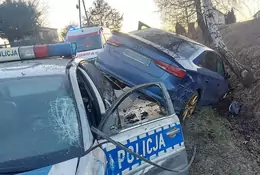 Policjanci spojrzeli na Audi i włączyli "koguty". W trakcie pościgu kierowca próbował ich zaskoczyć