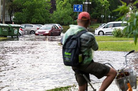 Lecsapott a vihar az országra/Illusztráció: MTI/Balázs Attila