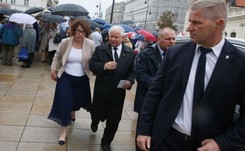 Kaczyński wejdzie do rządu i zastąpi Szydło? 'Sytuacja się skomplikowała...'