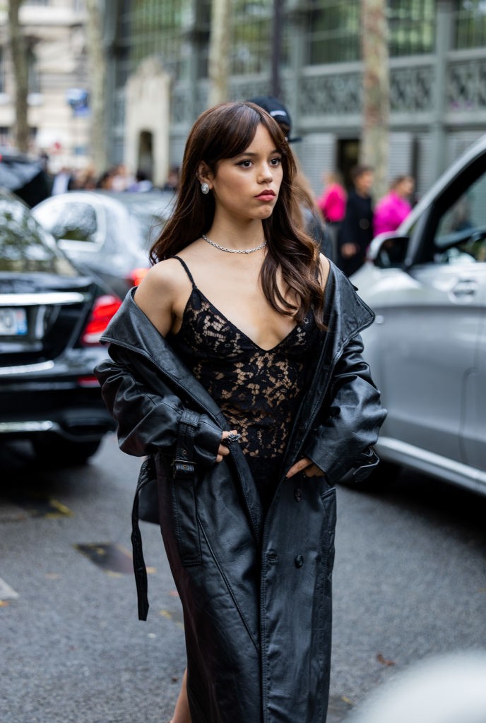Jenna Ortega teljes szettje Valentino