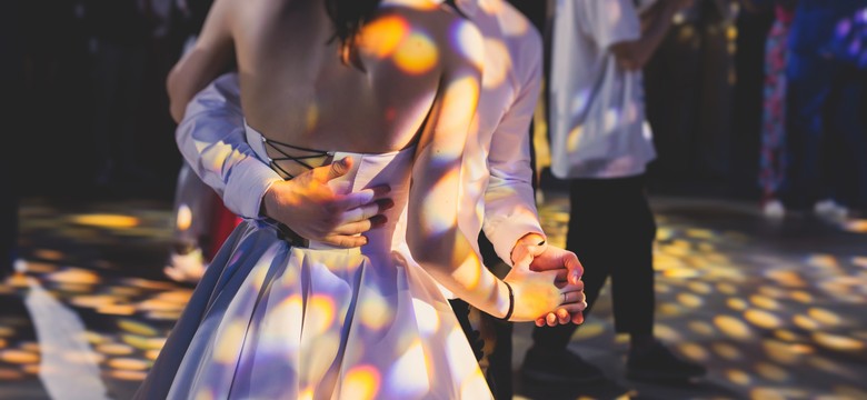 Afera na studniówce. Donieśli o skandalicznym zachowaniu nauczyciela