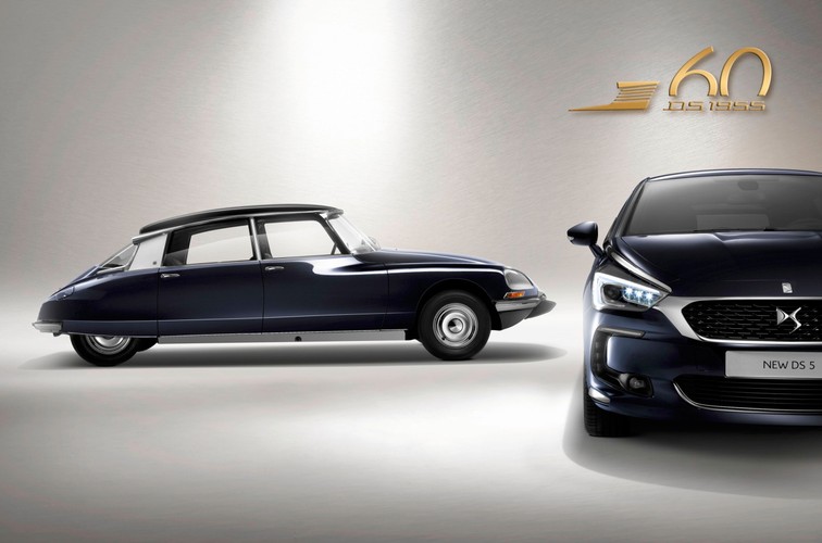 W 1955 roku podczas paryskiego salonu samochodowego zaprezentowano DS - kultowy model Citroena