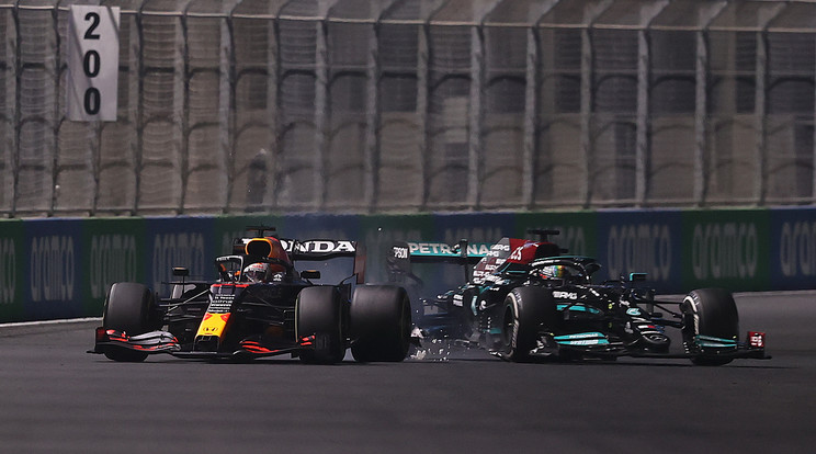 Verstappen és Hamilton izgalmas csatája Abu-Dzabiban ér véget / Fotó: gettyimages