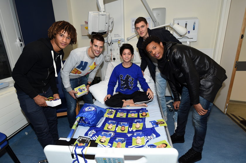 Wspaniały gest Chelsea Londyn! trener z piłkarzami odwiedzili dzieciaki  w szpitalu!