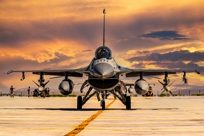 Samolot F-16