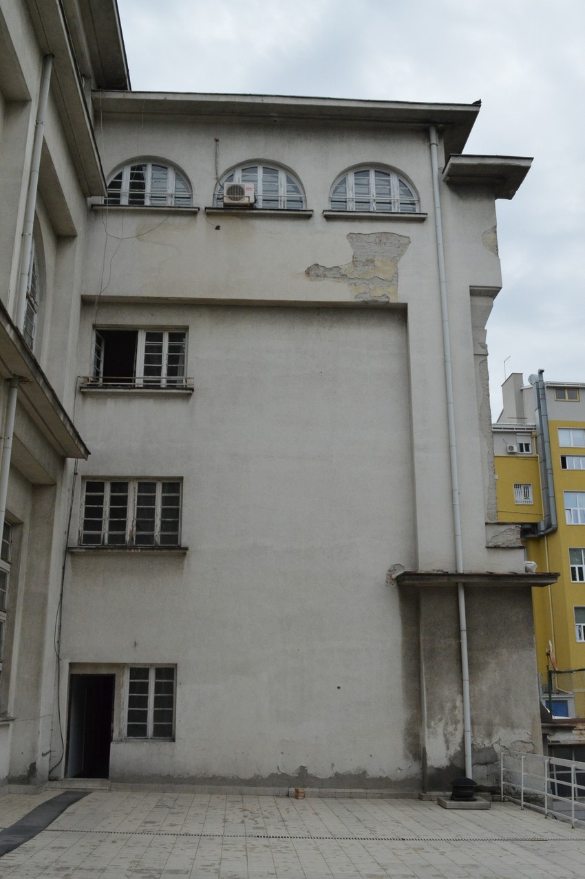 Fasada pre renoviranja