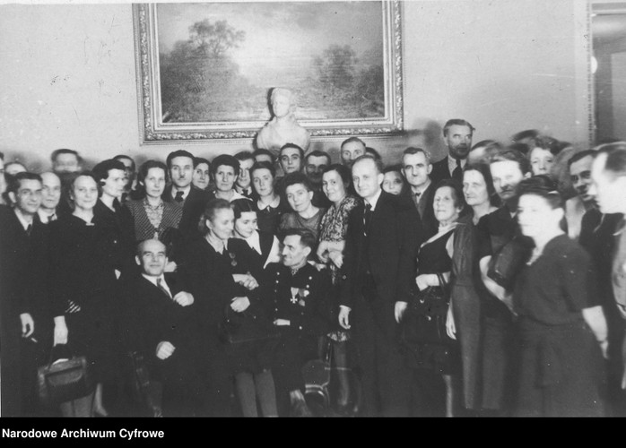 Bal sylwestrowy komunistycznego rządu w 1947 roku.