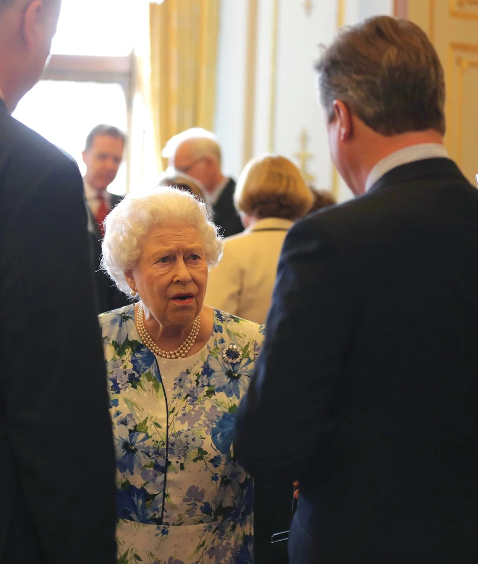 Kraljica Elizabeta se zgranula na premijerove reči...