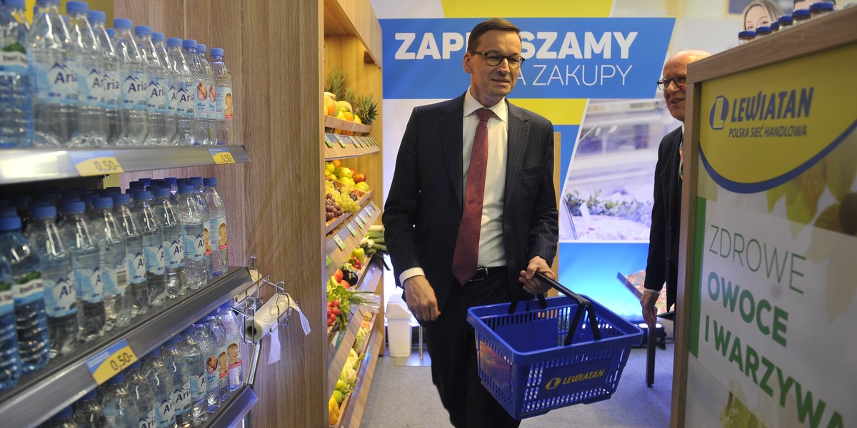 Mateusz Morawiecki ogłosił wyzerowanie VAT na żywność na pół roku.