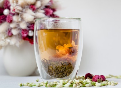 Hidegen főzött tea – itt egy nyári frissítő, ami többet nyújt, mint gondolná című cikk nyitóképe