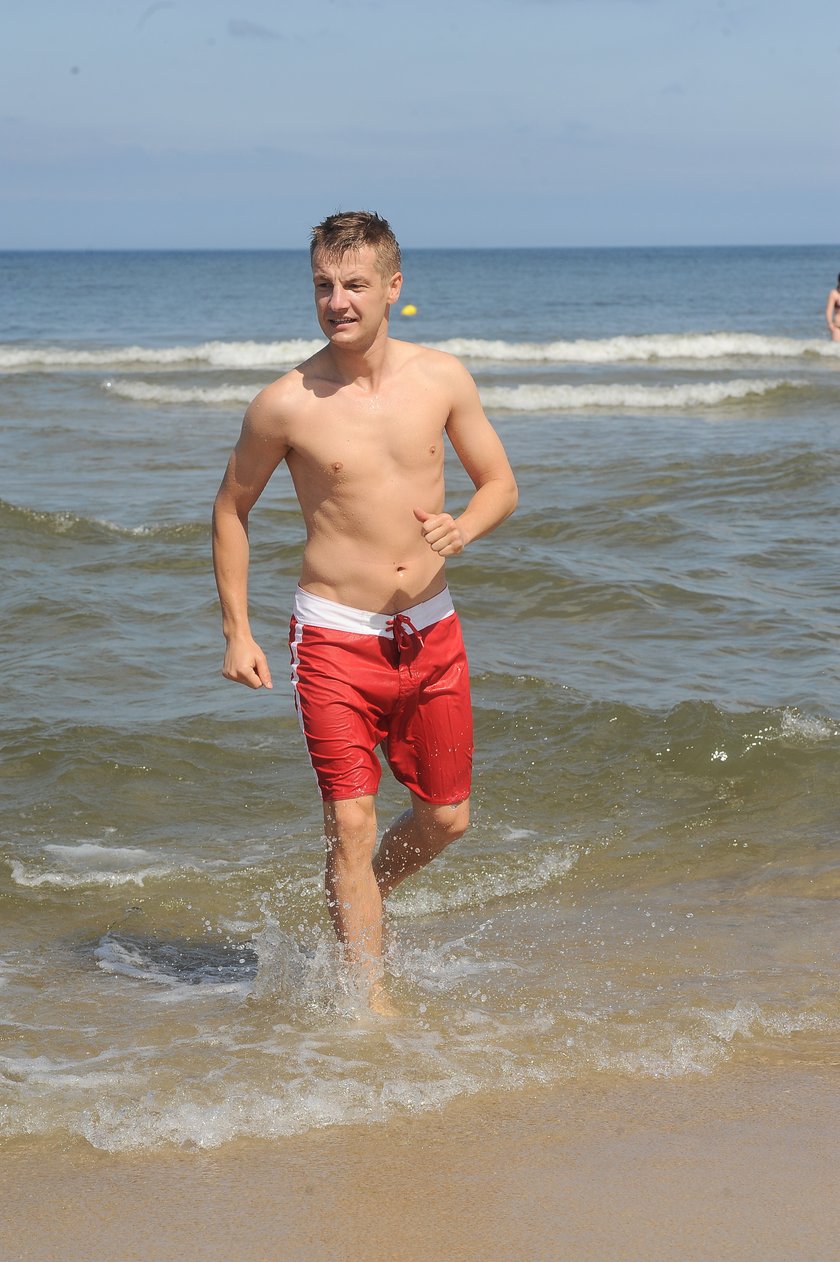 Marcin Mroczek na plaży