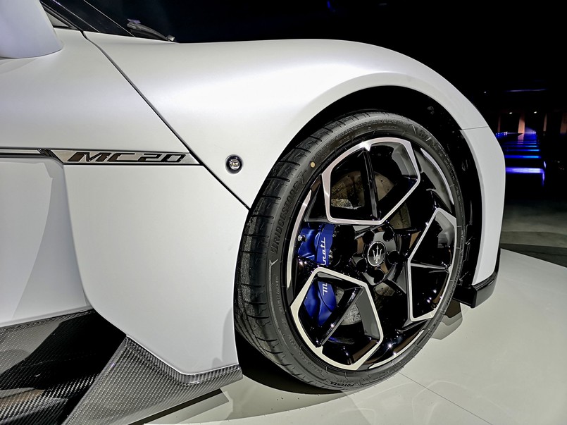 Maserati MC20
