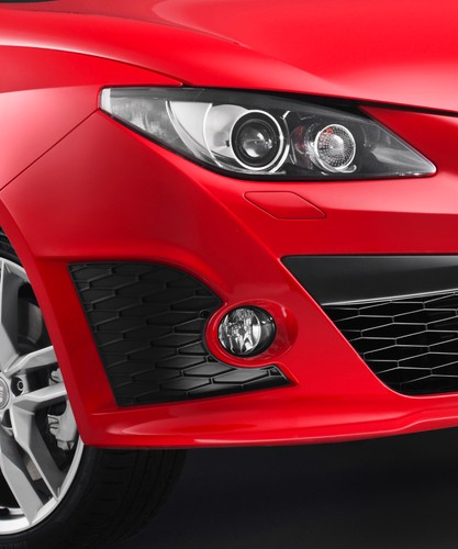 17-calowe koła plus ESP dopilnują precyzji prowadzenia i bezpieczeństwa jazdy