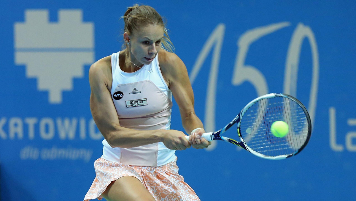Magda Linette staje w Spodku przed szansą na drugi w karierze ćwierćfinał turnieju WTA. W drugiej rundzie Katowice Open ma jednak mur najtrudniejszy do przebicia - finalistkę z zeszłego roku Camilę Giorgi, kliniczną wręcz reprezentantkę stylu "bum-bum".