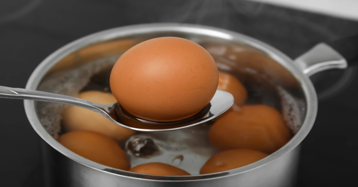 Wspólne gotowanie i domowe eksperymenty – jak rodzice mogą wspierać naukę w praktyce