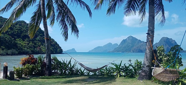 Widok na plażę w El Nido na Palawanie