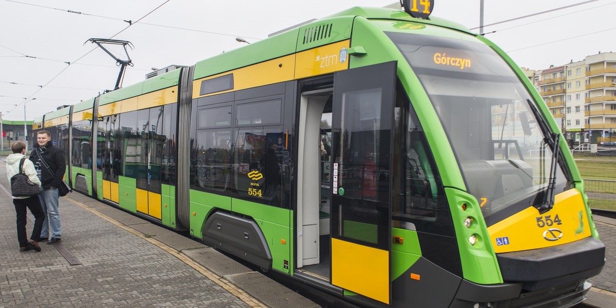 Prezydent Poznania zapowiedział usunięcie reklam z tramwajów