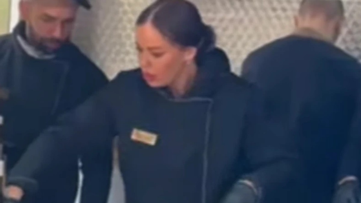 Nataša Rodić je snimljena kako prodaje burgere na Zlatiboru! (Foto)