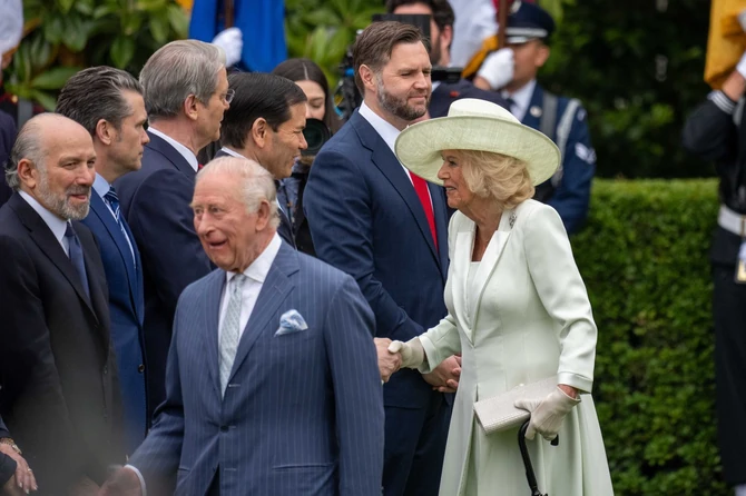 Kralj Čarls sa svojom suprugom Kamilom