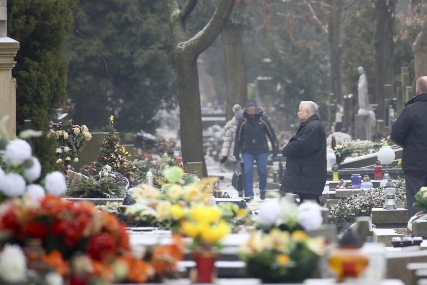 Jarosław Kaczyński na warszawskich Powązkach