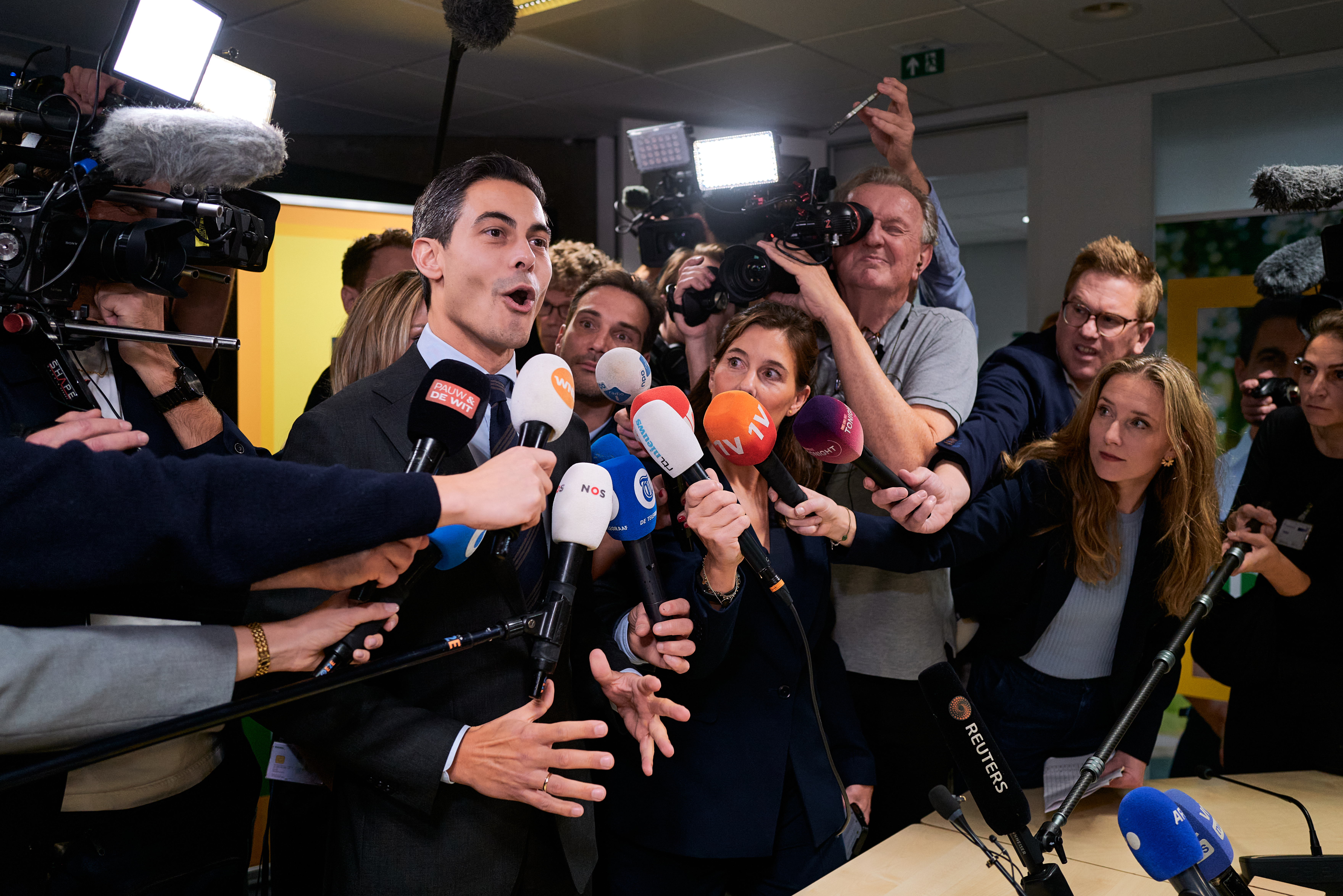 Koolmees start een kabinetsverkenning - de VVD sluit linkse partijen uit