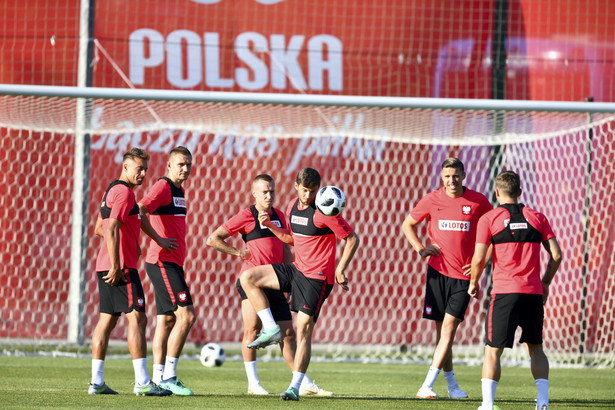 Polscy piłkarze rozmawiali w swoim gronie o porażce z Senegalem. "Nie chodzi o to, aby na siebie krzyczeć"