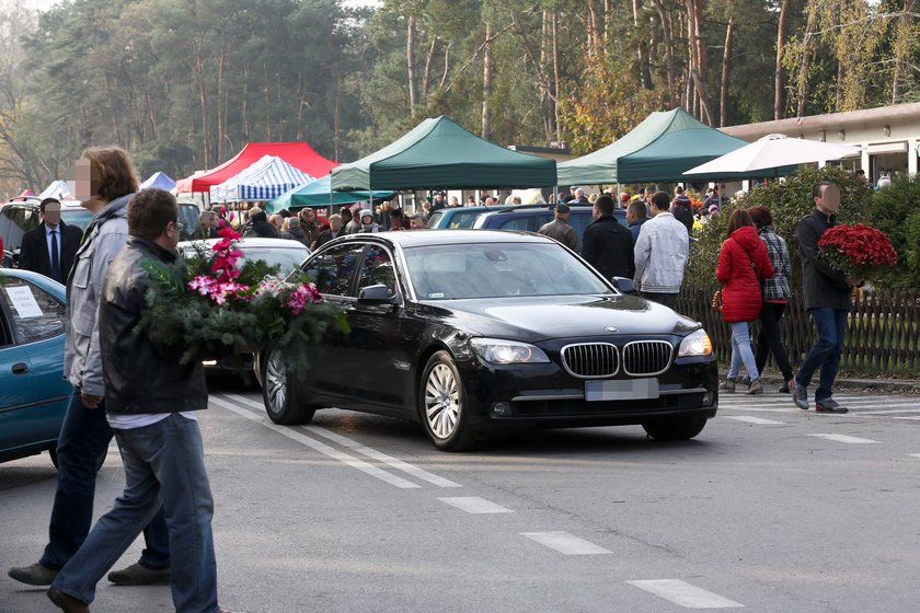 Kopacz na cmentarzu