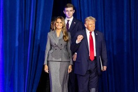 CEO SVET GLEDA U NOVU FRIZURU BARONA TRAMPA: Skroz promenio IMIDŽ za očevu inauguraciju, a za 8 godina IZRASTAO KAO IZ VODE, visok skoro kao JOKIĆ