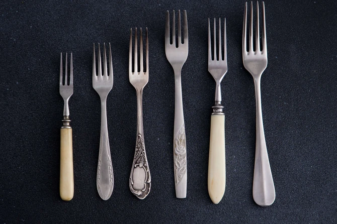 Viktorijanci su osmislili veliki broj viljuški za različite vrste hrane (Ilustracija)