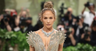 10 felszabadító pillanat, amikor Jennifer Lopez úgy döntött, nem vesz fel melltartót