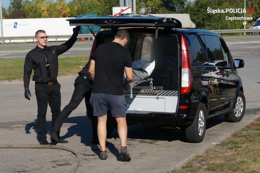 Płacisz mandat albo nosisz worek z trupem - szokująca akcja policji w Częstochowie