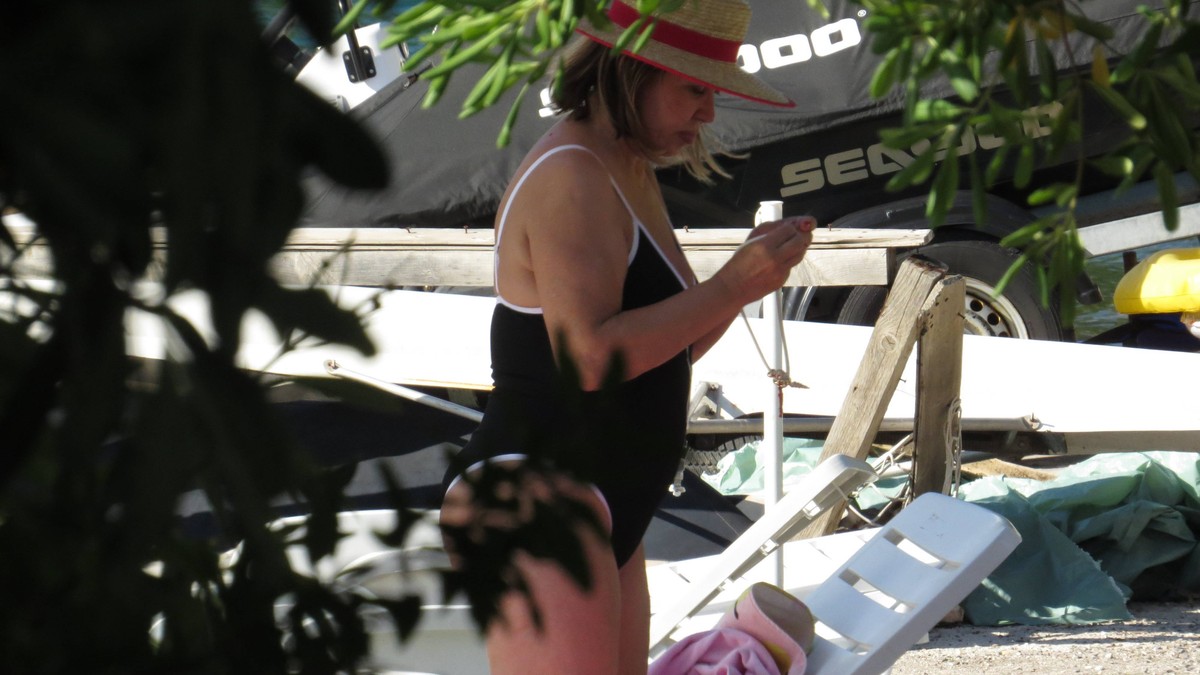 NAŠA PEVAČICA (75) MUŽU OSTAVILA STAN NAKON RAZVODA Na sahranu mu nije otišla: 