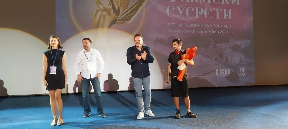 Režiser filma "Svilen konac" Damir Romanov i deo ekipe