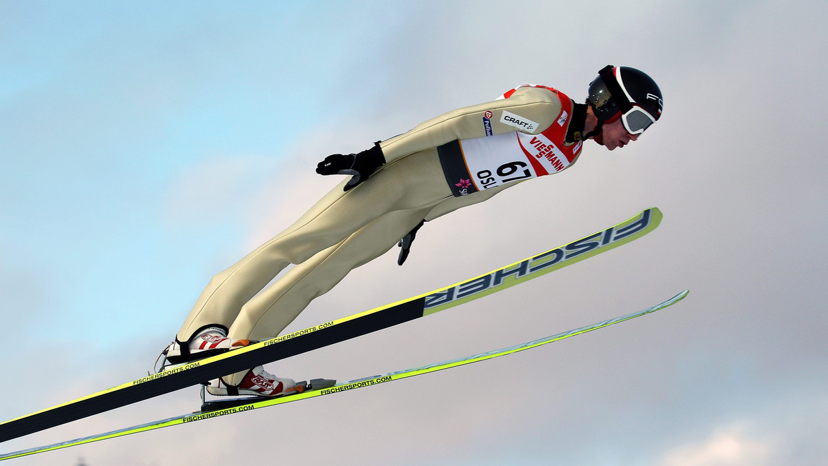 - To nie był jakiś świetny dzień w moim wykonaniu, ale ogólnie mówiąc trening był dobry - powiedział Kamil Stoch po czwartkowych zajęciach na normalnej skoczni (HS 106) w Oslo. Nasz zawodnik znów regularnie plasował się w czołówce.