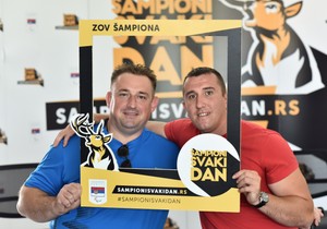 Jelen - Drazenko Mitrovic i Milos Zaric u Kragujevcu