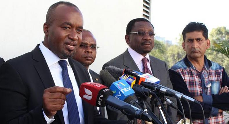 File image of Hassan Joho addressing the press flanked by Amason Kingi, Jaes Orengo and Irshad Sumra. The DCI has clarified that the letter circulating on Social media linking him to drug trafficking is fake