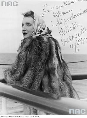 Aktorka i piosenkarka Hanka Ordonówna na pokładzie MS 'Batory' - rok 1939