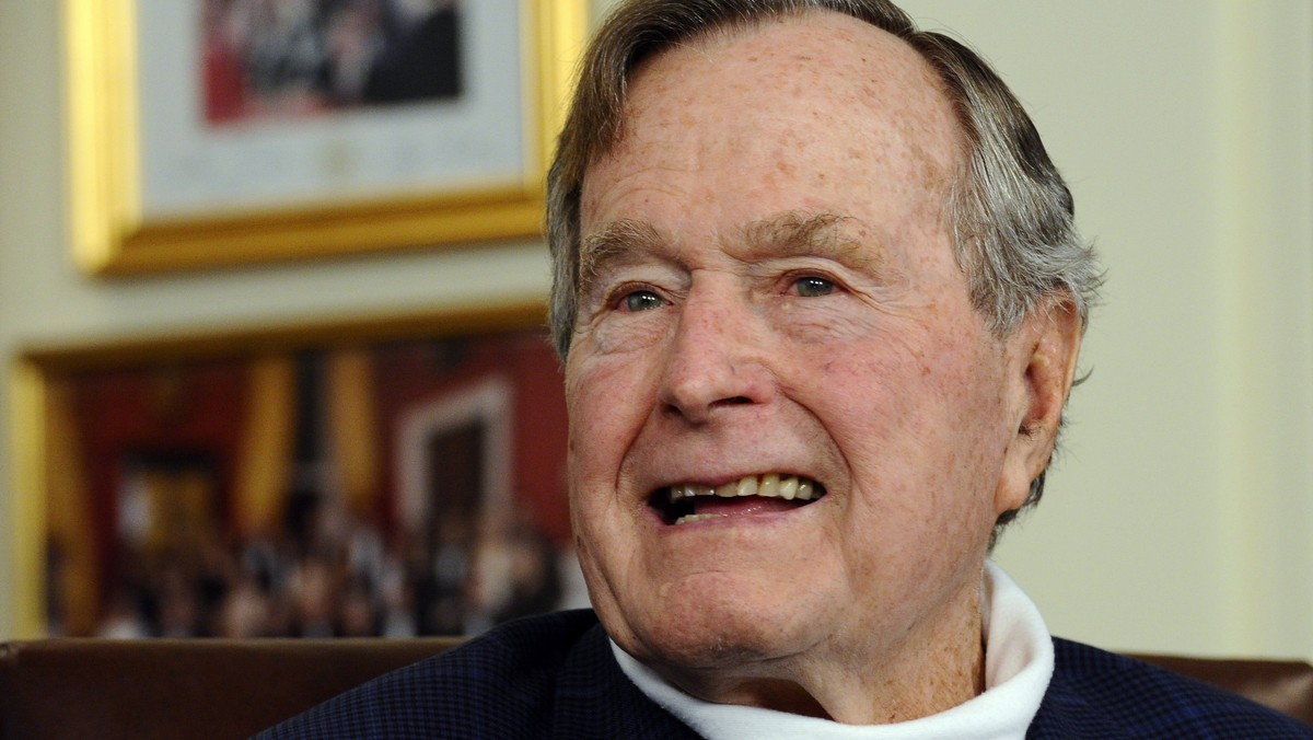 George H. W. Bush w ubiegły piątek ponownie trafił do szpitala w Houston w stanie Teksas. Jak poinformował jego rzecznik, były prezydent USA skarżył się na uporczywy kaszel.