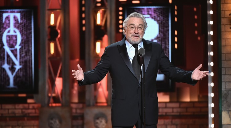 Robert De Niro élő adásban küldte el Trumpot melegebb éghajlatra - A közönség tombolt