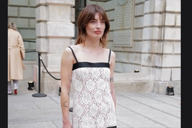 Objavila je sliku na instagramu, a svi su je odmah napali ZAŠTO JE TO URADILA BESPLATNO!? Sada se zarađuje hiljade evra PRODAJUĆI SLIKE, a ne pokazuje NIKAKVU GOLOTINJU niti intimu