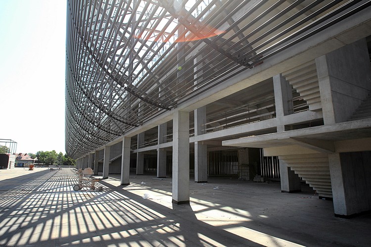 Umowę na trwającą modernizację, a właściwie budowę nowego stadionu ze spółką Polimex-Mostostal podpisano 24. sierpnia 20011 roku. Na zdj. Zabrze. Budowa stadionu klubu sportowego ' Górnik Zabrze'.