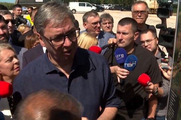 "ČAK SU I MOM SINU ZABRANILI ULAZAK"  Vučić: "Tužan zbog činjenice da Crna Gora nastavlja sa praksom zabrane ulaska državljanima Srbije" (VIDEO)