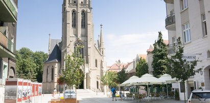 Szokujące sceny tuż pod kościołem. Patrzenie na to, aż boli