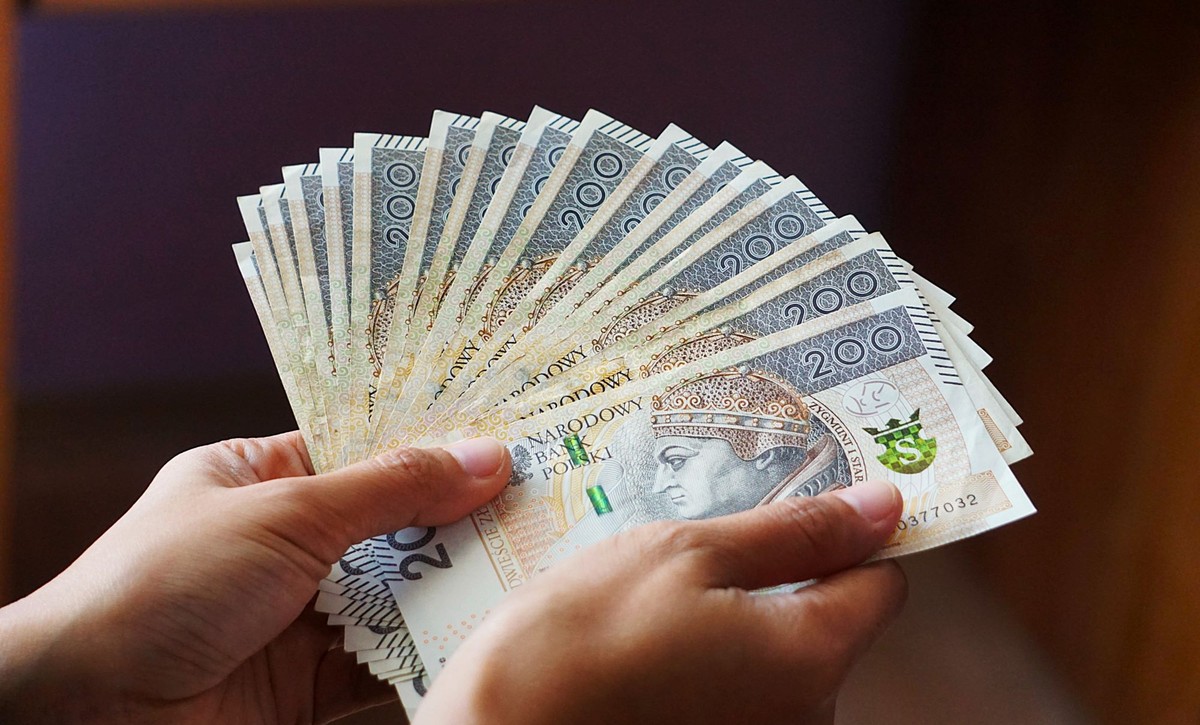 Co to jest świadczenie wspierające i komu przysługuje w 2025?