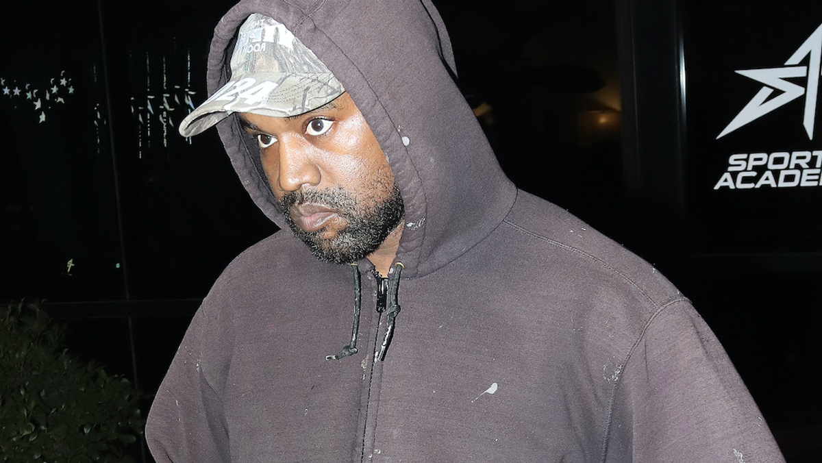 Kanye West usunięty z Twittera. Znany raper wychwalał Hitlera i negował  holokaust | Newsweek