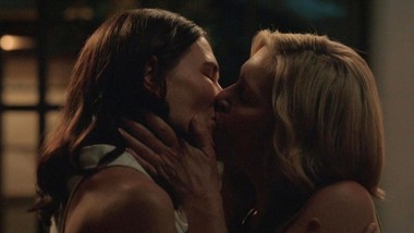 polska aktorka karolina wydra pocałunek rhea seehorn jedyna pluribus najlepszy serial sf roku odcinek 8