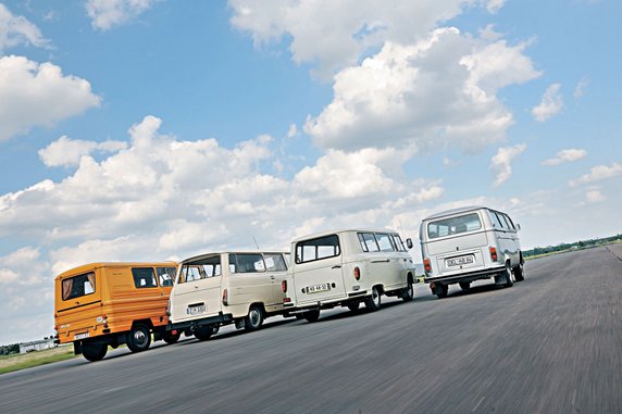 Żuk kontra Volkswagen T2, Barkas B 1000 i Skoda 1203 - który klasyczny dostawczak jest lepszy?