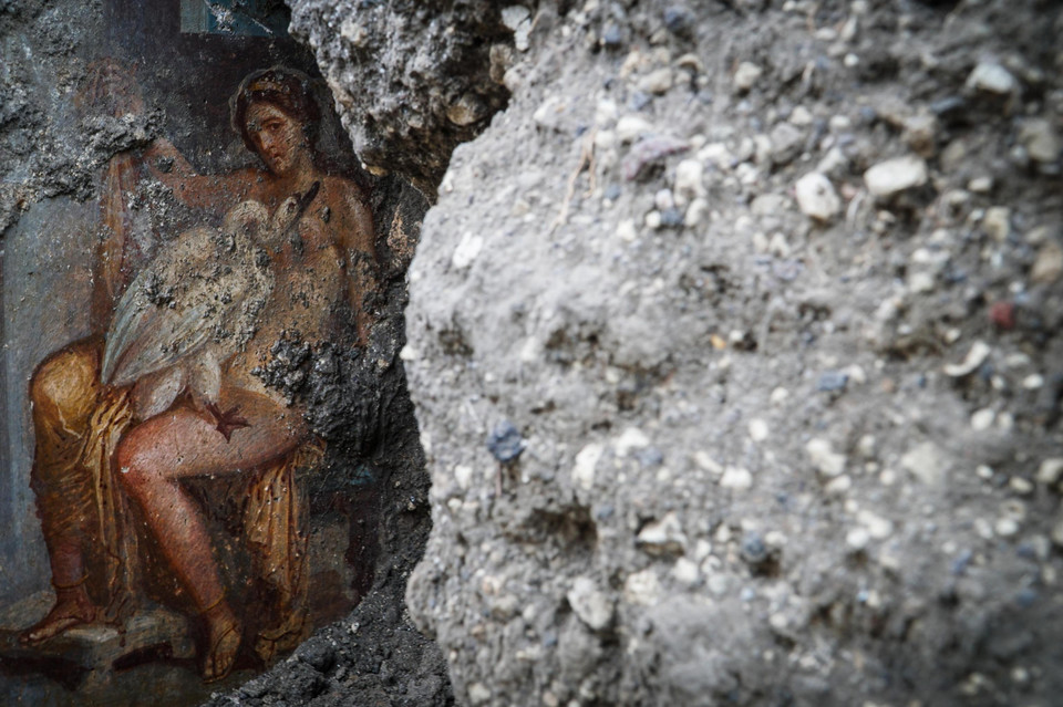 Wyjątkowe znalezisko w Pompejach: fresk przedstawiający Ledę i łabędzia
